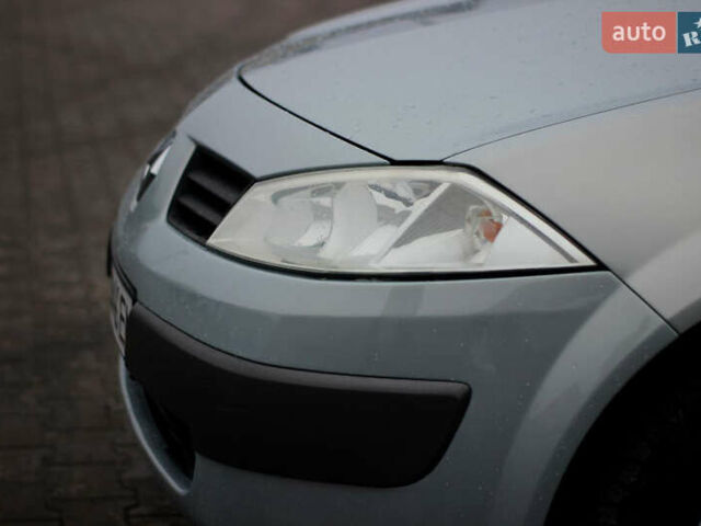 Серый Рено Меган, объемом двигателя 1.6 л и пробегом 300 тыс. км за 3700 $, фото 10 на Automoto.ua