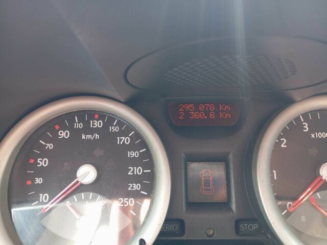 Сірий Рено Меган, об'ємом двигуна 2 л та пробігом 295 тис. км за 4700 $, фото 8 на Automoto.ua