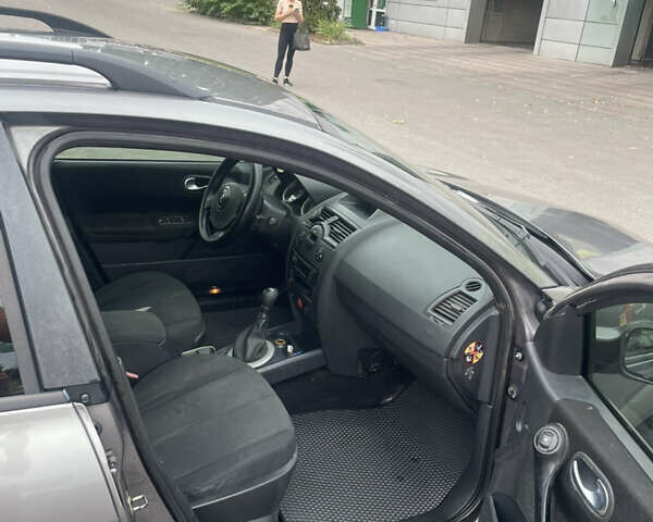 Рено Меган 2004 у Харкові на Automoto.ua Сірий Рено Меган, об'ємом двигуна 1.9 л та пробігом 395 тис. км за 4500 $, фото 5 на Automoto.ua