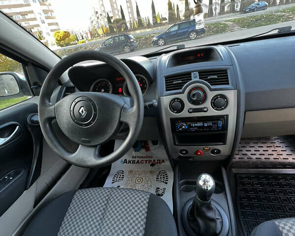 Рено Меган 2004 в Тернополе на Automoto.ua Серый Рено Меган, объемом двигателя 1.6 л и пробегом 194 тыс. км за 4900 $, фото 26 на Automoto.ua