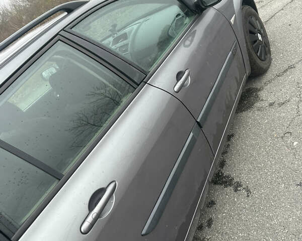 Серый Рено Меган, объемом двигателя 2 л и пробегом 263 тыс. км за 4500 $, фото 1 на Automoto.ua