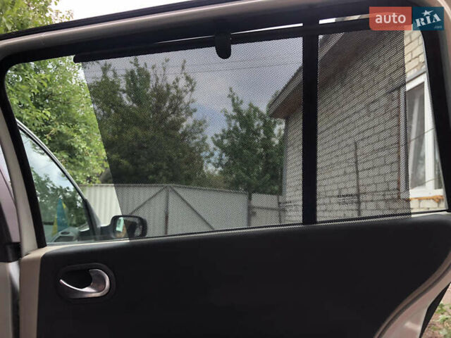 Серый Рено Меган, объемом двигателя 1.39 л и пробегом 162 тыс. км за 4800 $, фото 12 на Automoto.ua