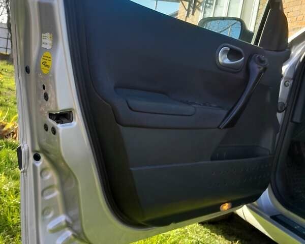 Серый Рено Меган, объемом двигателя 1.6 л и пробегом 240 тыс. км за 4650 $, фото 12 на Automoto.ua