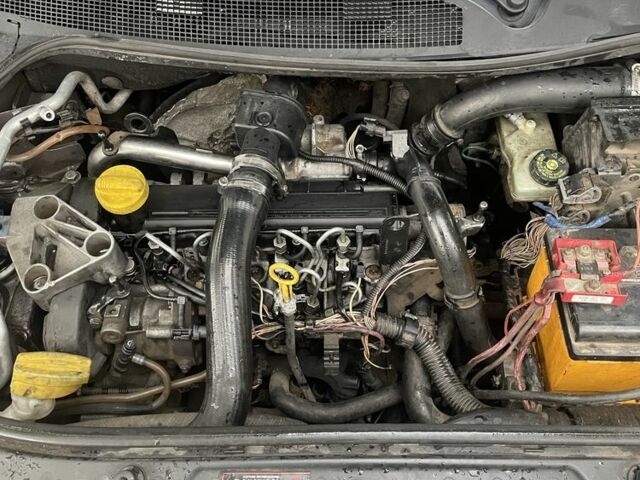 Рено Меган 2004 у Шостке на Automoto.ua Сірий Рено Меган, об'ємом двигуна 1.5 л та пробігом 225 тис. км за 3250 $, фото 11 на Automoto.ua