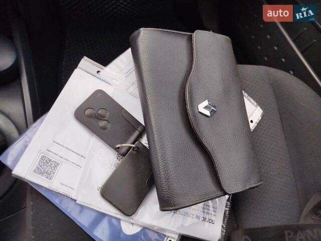 Рено Меган 2004 у Первомайськ на Automoto.ua Сірий Рено Меган, об'ємом двигуна 1.6 л та пробігом 233 тис. км за 4500 $, фото 39 на Automoto.ua