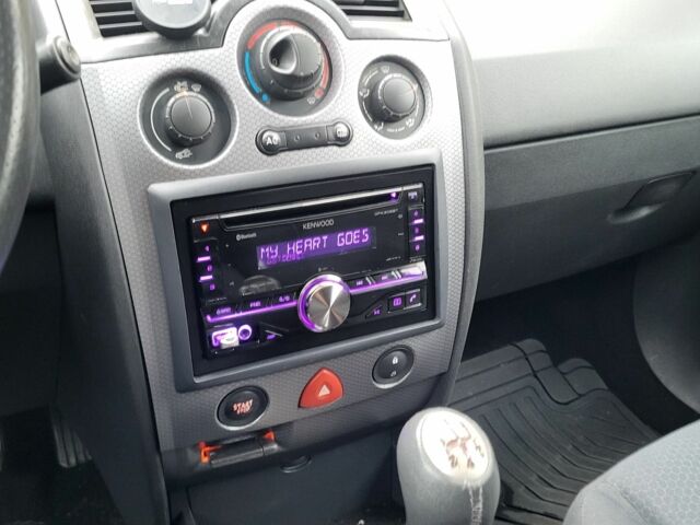 Серый Рено Меган, объемом двигателя 1.6 л и пробегом 204 тыс. км за 4950 $, фото 19 на Automoto.ua