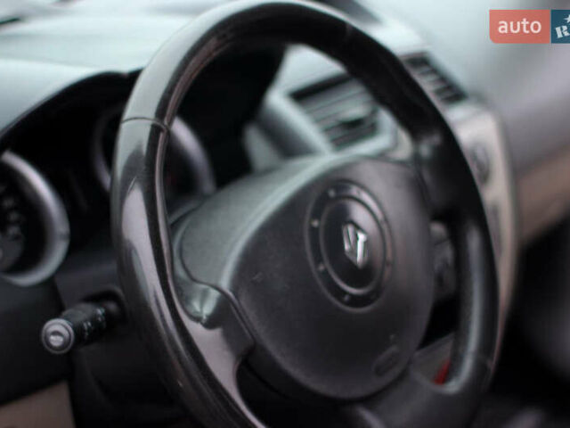 Серый Рено Меган, объемом двигателя 1.6 л и пробегом 300 тыс. км за 3700 $, фото 23 на Automoto.ua