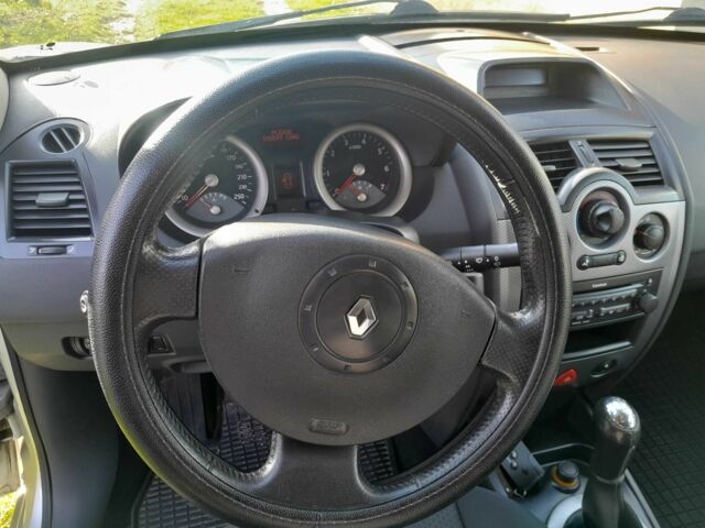 Серый Рено Меган, объемом двигателя 1.6 л и пробегом 240 тыс. км за 4650 $, фото 12 на Automoto.ua