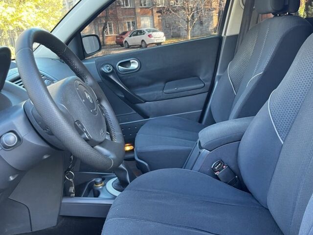 Серый Рено Меган, объемом двигателя 1.6 л и пробегом 220 тыс. км за 3900 $, фото 8 на Automoto.ua