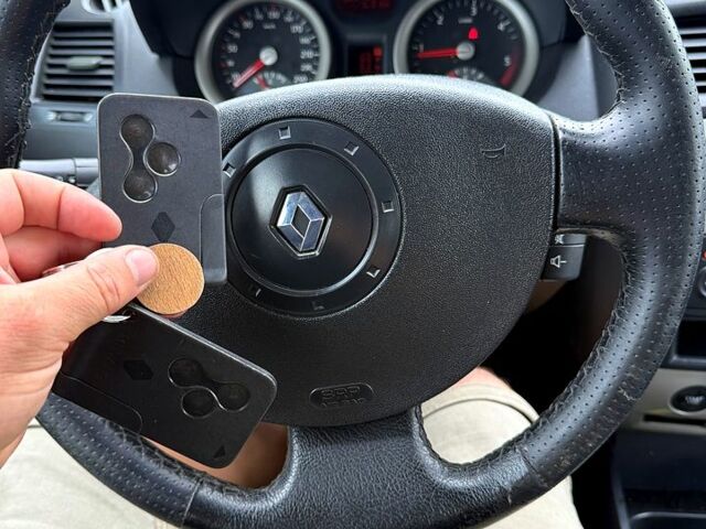 Серый Рено Меган, объемом двигателя 1.5 л и пробегом 299 тыс. км за 3999 $, фото 8 на Automoto.ua