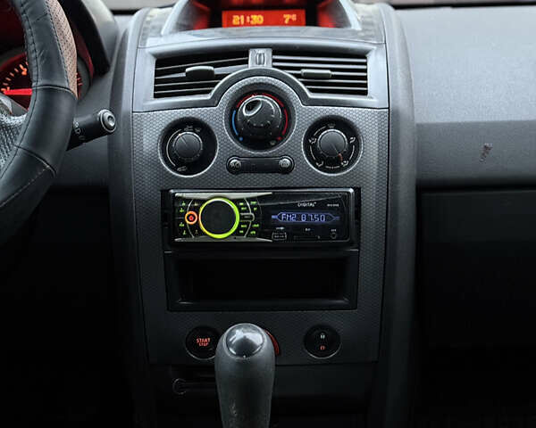 Сірий Рено Меган, об'ємом двигуна 1.46 л та пробігом 351 тис. км за 3900 $, фото 16 на Automoto.ua