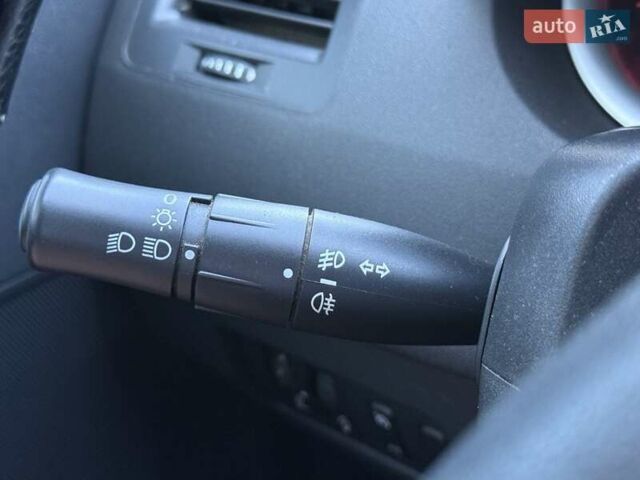 Серый Рено Меган, объемом двигателя 1.6 л и пробегом 317 тыс. км за 4700 $, фото 30 на Automoto.ua