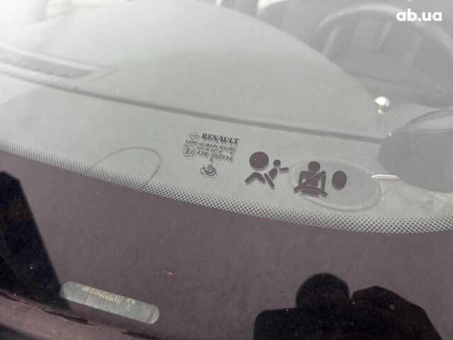 Сірий Рено Меган, об'ємом двигуна 2 л та пробігом 250 тис. км за 4600 $, фото 9 на Automoto.ua