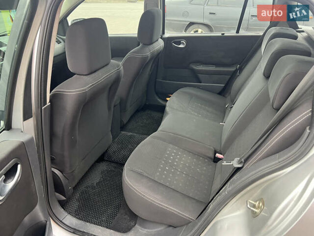 Серый Рено Меган, объемом двигателя 1.6 л и пробегом 285 тыс. км за 4300 $, фото 4 на Automoto.ua