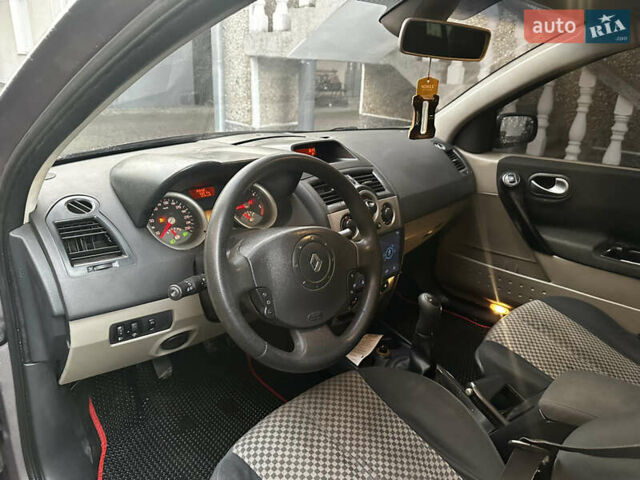 Серый Рено Меган, объемом двигателя 1.46 л и пробегом 356 тыс. км за 2900 $, фото 10 на Automoto.ua