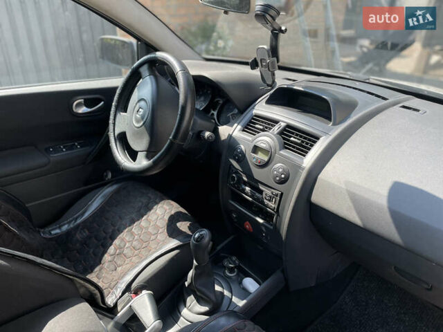 Серый Рено Меган, объемом двигателя 1.6 л и пробегом 220 тыс. км за 5100 $, фото 8 на Automoto.ua