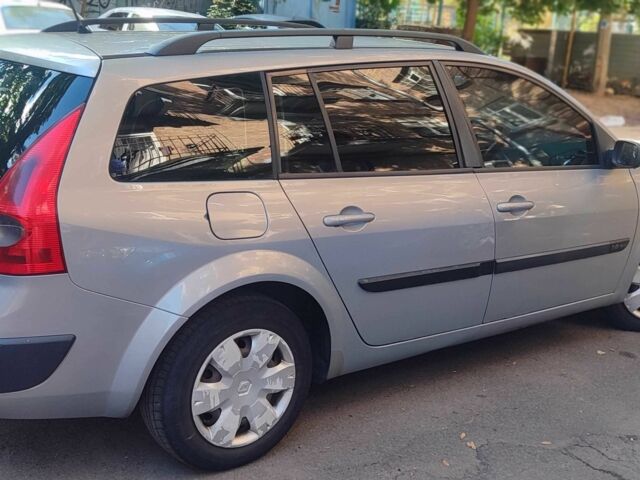 Серый Рено Меган, объемом двигателя 1.6 л и пробегом 334 тыс. км за 4000 $, фото 3 на Automoto.ua