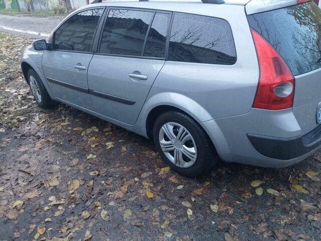 Серый Рено Меган, объемом двигателя 0 л и пробегом 180 тыс. км за 4600 $, фото 2 на Automoto.ua