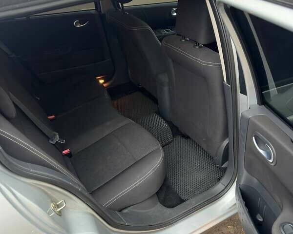 Серый Рено Меган, объемом двигателя 1.6 л и пробегом 177 тыс. км за 3800 $, фото 10 на Automoto.ua