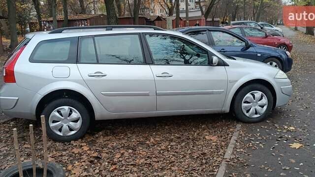 Серый Рено Меган, объемом двигателя 1.6 л и пробегом 223 тыс. км за 5800 $, фото 1 на Automoto.ua