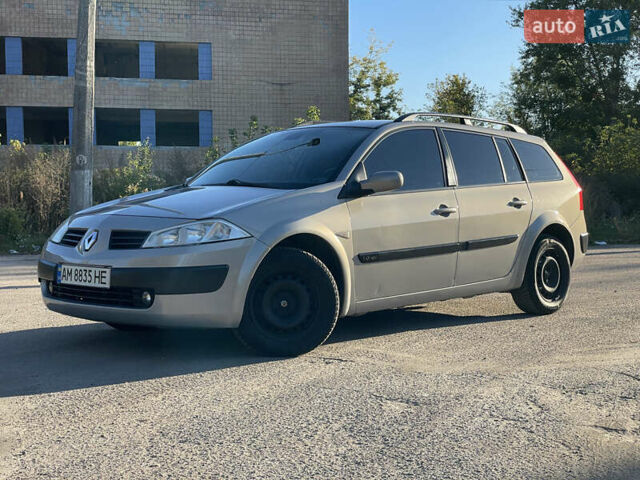 Сірий Рено Меган, об'ємом двигуна 1.6 л та пробігом 215 тис. км за 4400 $, фото 1 на Automoto.ua