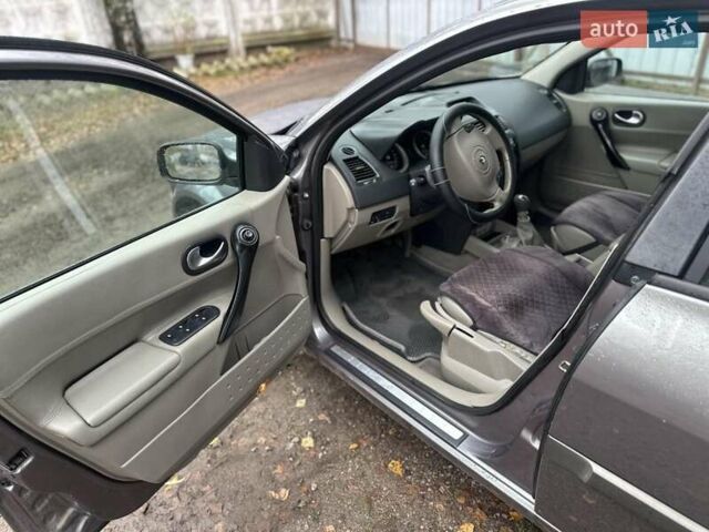 Серый Рено Меган, объемом двигателя 1.87 л и пробегом 284 тыс. км за 4200 $, фото 5 на Automoto.ua