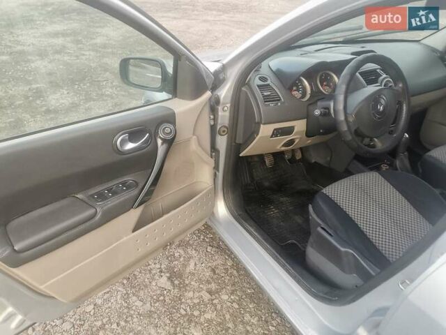 Серый Рено Меган, объемом двигателя 1.5 л и пробегом 314 тыс. км за 3000 $, фото 10 на Automoto.ua
