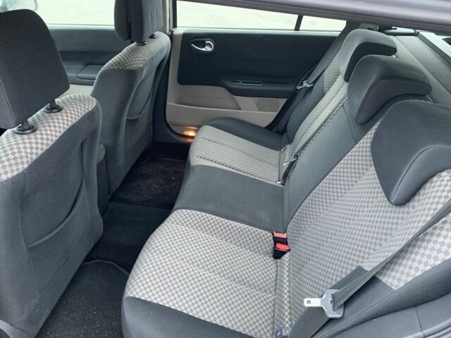 Сірий Рено Меган, об'ємом двигуна 1.6 л та пробігом 213 тис. км за 4650 $, фото 15 на Automoto.ua