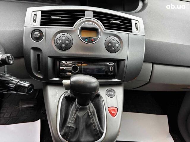 Сірий Рено Меган, об'ємом двигуна 2 л та пробігом 250 тис. км за 4600 $, фото 21 на Automoto.ua