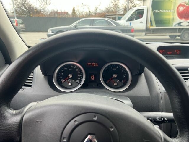 Серый Рено Меган, объемом двигателя 1.6 л и пробегом 285 тыс. км за 4300 $, фото 5 на Automoto.ua