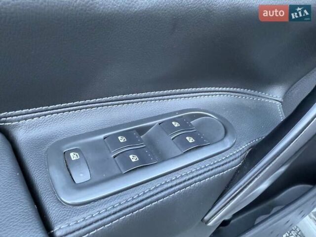 Серый Рено Меган, объемом двигателя 1.6 л и пробегом 317 тыс. км за 4700 $, фото 25 на Automoto.ua