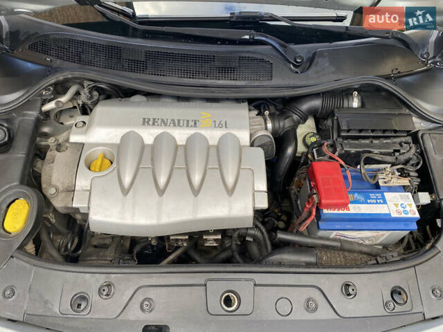 Серый Рено Меган, объемом двигателя 1.6 л и пробегом 250 тыс. км за 4800 $, фото 15 на Automoto.ua