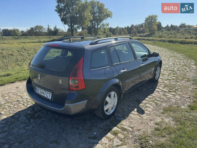 Рено Меган 2005 у Старой Синяве на Automoto.ua Сірий Рено Меган, об'ємом двигуна 1.6 л та пробігом 230 тис. км за 4550 $, фото 7 на Automoto.ua