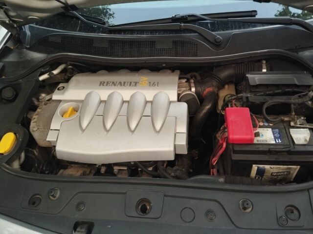 Рено Меган 2005 в Благовещенское (Ульяновка) на Automoto.ua Серый Рено Меган, объемом двигателя 1.6 л и пробегом 260 тыс. км за 4300 $, фото 6 на Automoto.ua