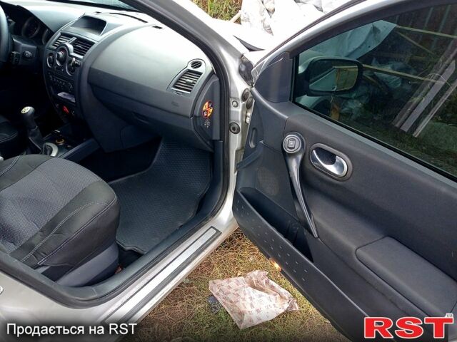 Серый Рено Меган, объемом двигателя 1.5 л и пробегом 260 тыс. км за 4400 $, фото 4 на Automoto.ua