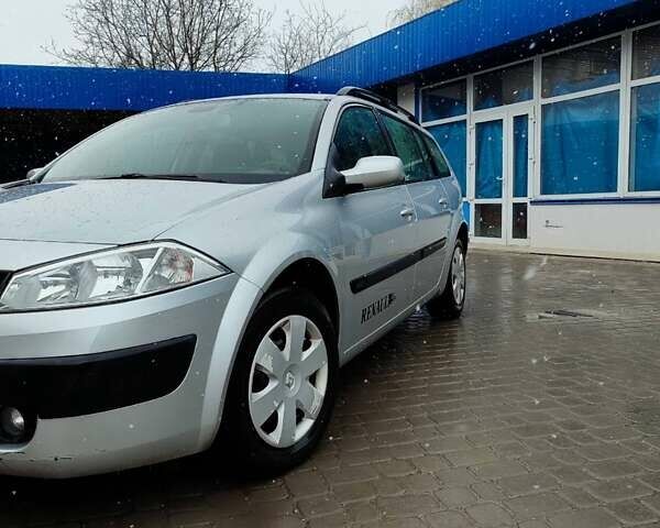 Сірий Рено Меган, об'ємом двигуна 1.5 л та пробігом 237 тис. км за 4250 $, фото 1 на Automoto.ua