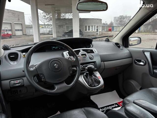 Сірий Рено Меган, об'ємом двигуна 2 л та пробігом 250 тис. км за 4600 $, фото 15 на Automoto.ua