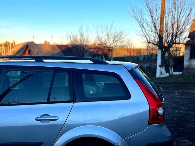 Серый Рено Меган, объемом двигателя 1.6 л и пробегом 230 тыс. км за 4500 $, фото 2 на Automoto.ua