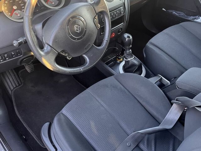 Серый Рено Меган, объемом двигателя 1.9 л и пробегом 237 тыс. км за 2600 $, фото 6 на Automoto.ua