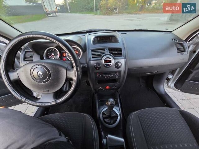 Серый Рено Меган, объемом двигателя 1.6 л и пробегом 223 тыс. км за 4399 $, фото 18 на Automoto.ua