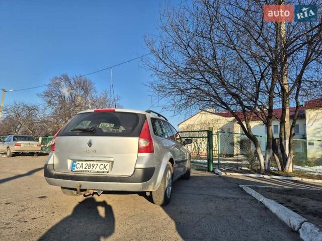 Серый Рено Меган, объемом двигателя 1.6 л и пробегом 200 тыс. км за 5500 $, фото 1 на Automoto.ua