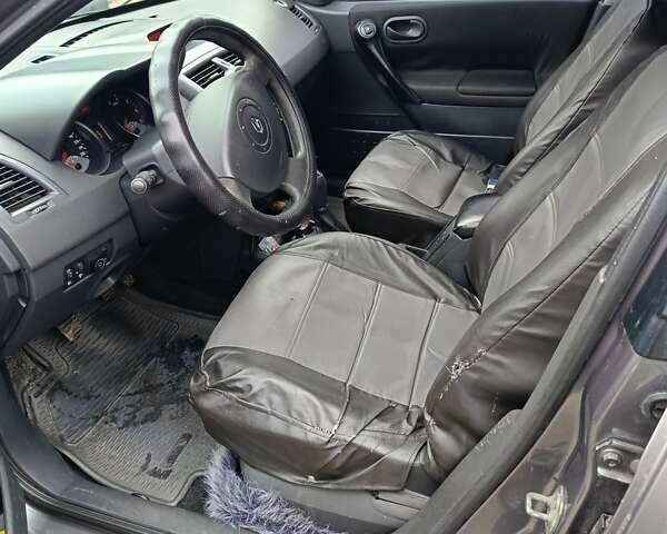 Серый Рено Меган, объемом двигателя 1.6 л и пробегом 280 тыс. км за 5300 $, фото 8 на Automoto.ua