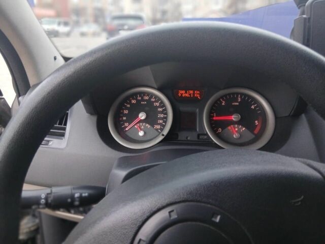 Сірий Рено Меган, об'ємом двигуна 1.5 л та пробігом 300 тис. км за 3500 $, фото 4 на Automoto.ua