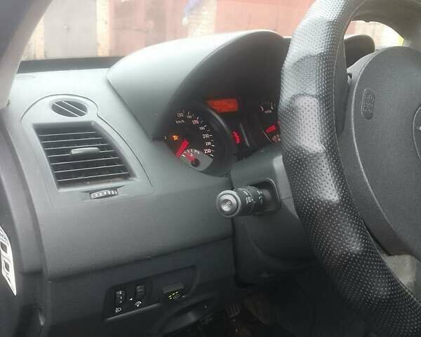 Сірий Рено Меган, об'ємом двигуна 1.6 л та пробігом 267 тис. км за 4500 $, фото 7 на Automoto.ua