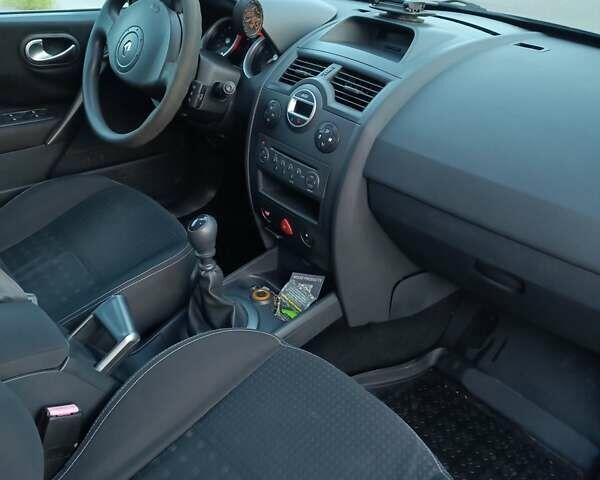 Рено Меган 2005 в Житомире на Automoto.ua Серый Рено Меган, объемом двигателя 1.5 л и пробегом 221 тыс. км за 5100 $, фото 7 на Automoto.ua