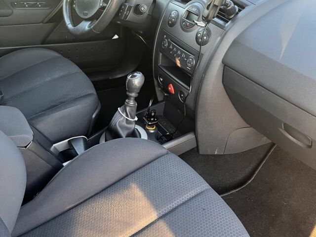 Серый Рено Меган, объемом двигателя 1.9 л и пробегом 237 тыс. км за 2600 $, фото 5 на Automoto.ua