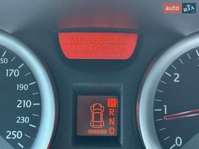 Серый Рено Меган, объемом двигателя 1.6 л и пробегом 317 тыс. км за 4700 $, фото 33 на Automoto.ua