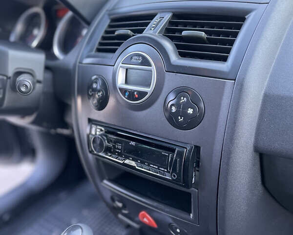 Серый Рено Меган, объемом двигателя 1.5 л и пробегом 278 тыс. км за 4100 $, фото 2 на Automoto.ua