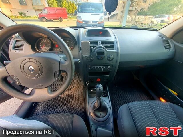 Серый Рено Меган, объемом двигателя 1.6 л и пробегом 204 тыс. км за 4750 $, фото 5 на Automoto.ua