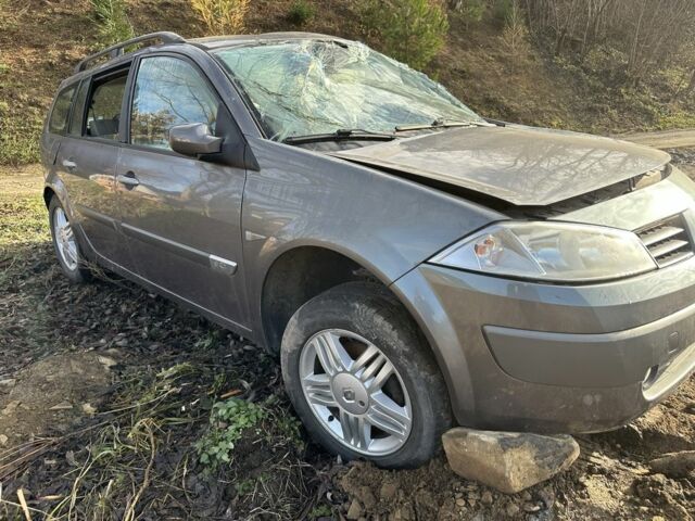 Серый Рено Меган, объемом двигателя 1.5 л и пробегом 220 тыс. км за 1350 $, фото 3 на Automoto.ua